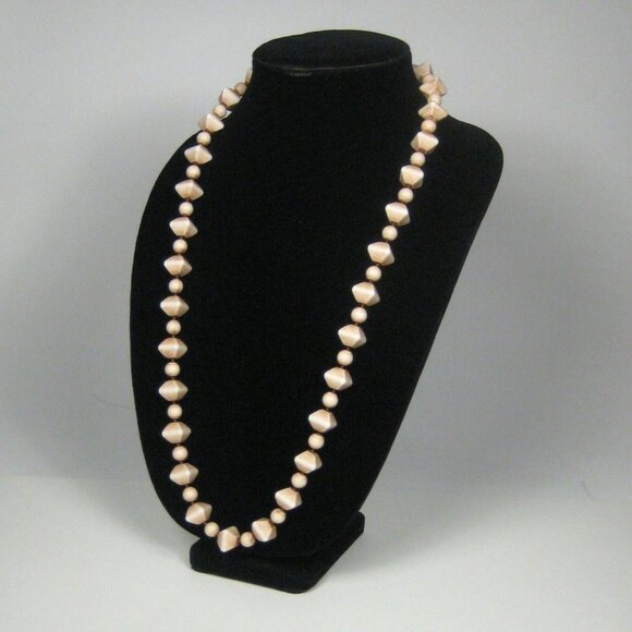 Necklace Strand Vintage 1970s 1980s Beaded Plastic Faux Stone Octahedron 32 in - Picture 3 of 8